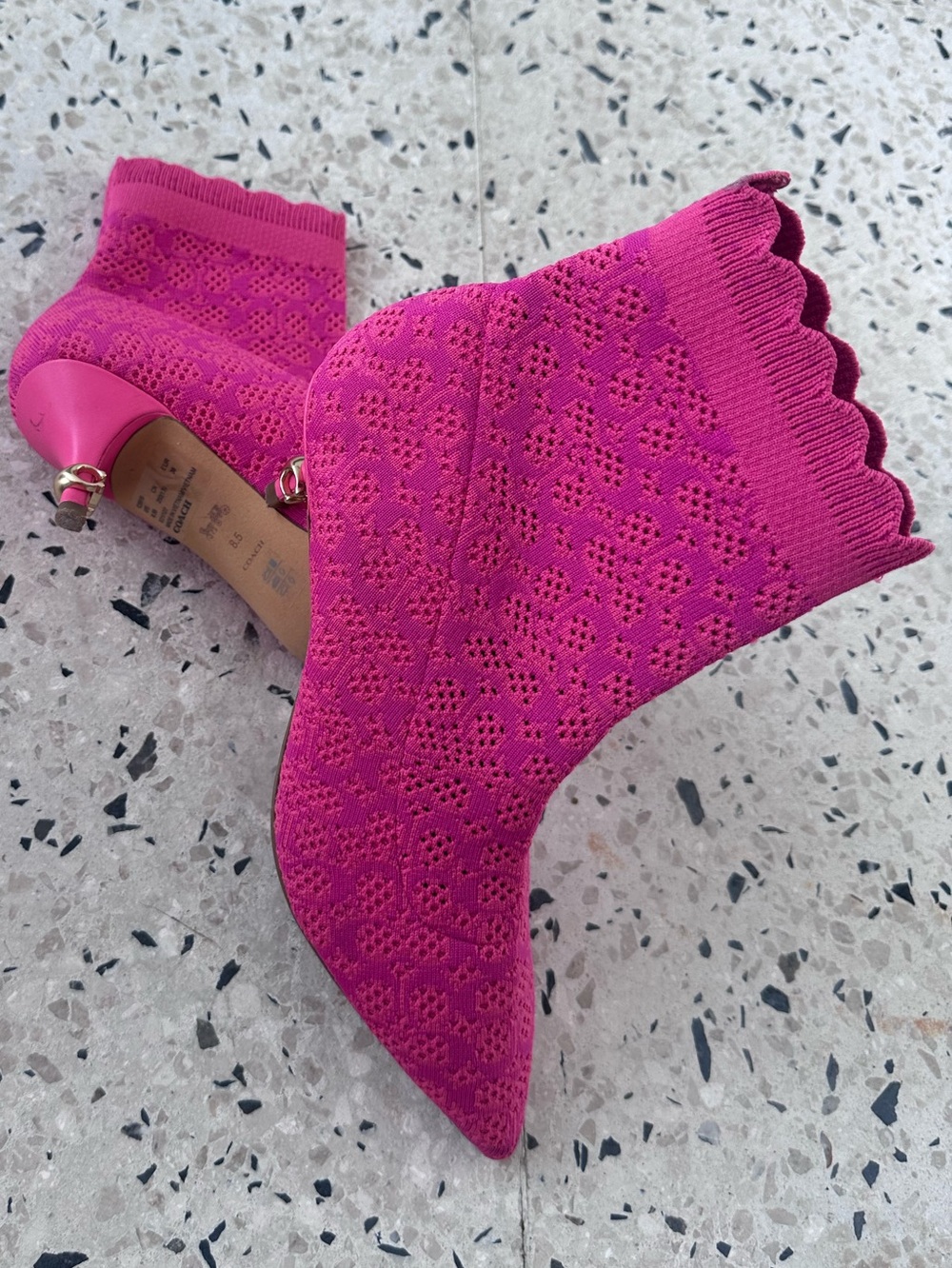 Coach booties preloved nice condition 8.5 super comfy - Picture 9 of 9